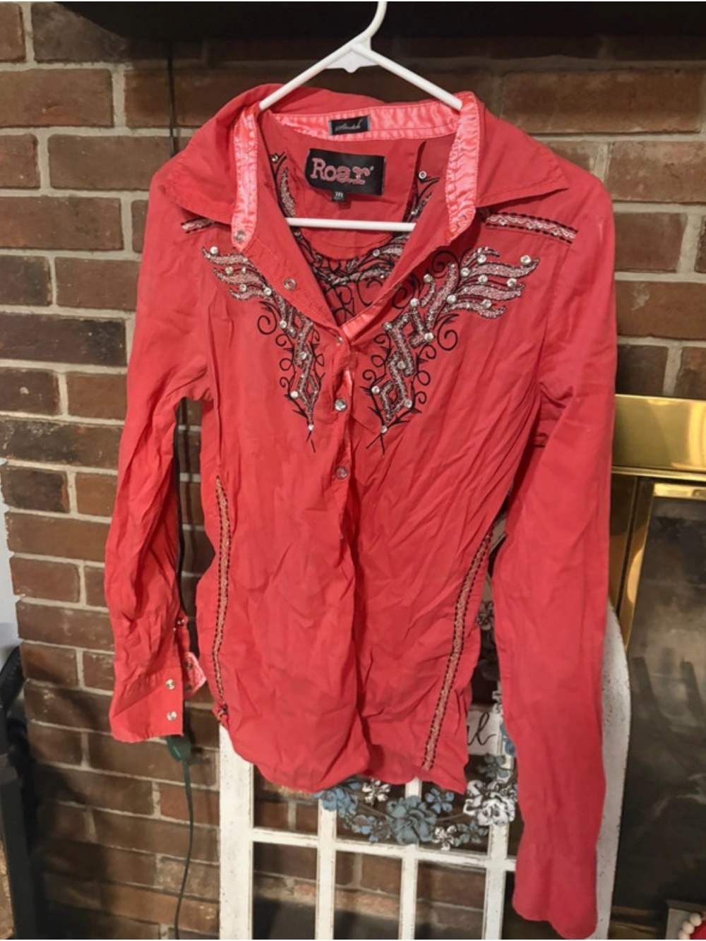 Roar long sleeve shirt from buckle